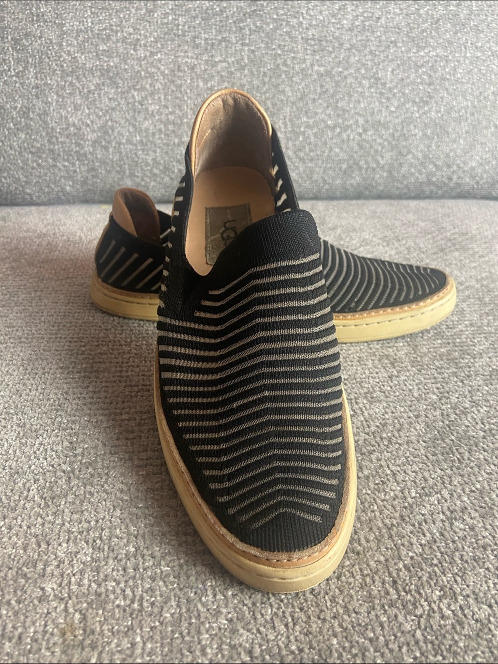 UGG Womens Black & Beige Striped Slip-On Loafers size 7. U.K. 5. EU 38